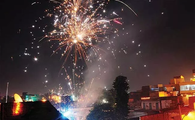 Tamil Nadu Allows Bursting of Crackers With Restrictions for Deepavali - Sakshi