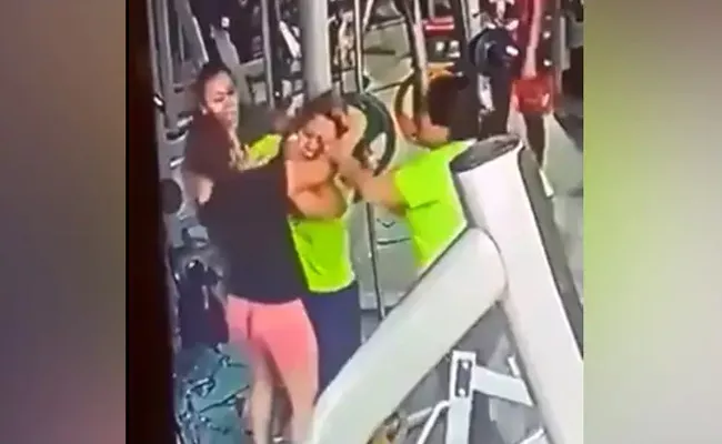 Women Fight Over Gym Equipment Smith Machine - Sakshi