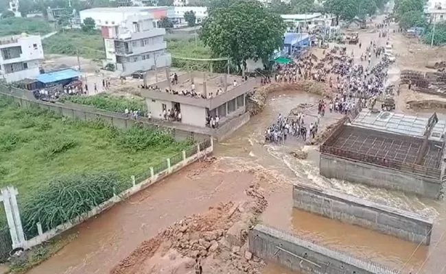 Heavy Rain In Anantapur And Sri Satya Sai Districts - Sakshi