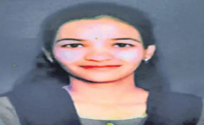 Young Woman Committed Suicide After Her Lover Refused To Marry Her - Sakshi