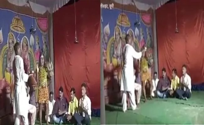 Man Playing Lord Shiva Collapses On Stage During Ramlila Viral Video - Sakshi