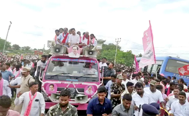 Munugode TRS Candidate Kusukuntla Prabhakar Reddy Filed Nomination - Sakshi