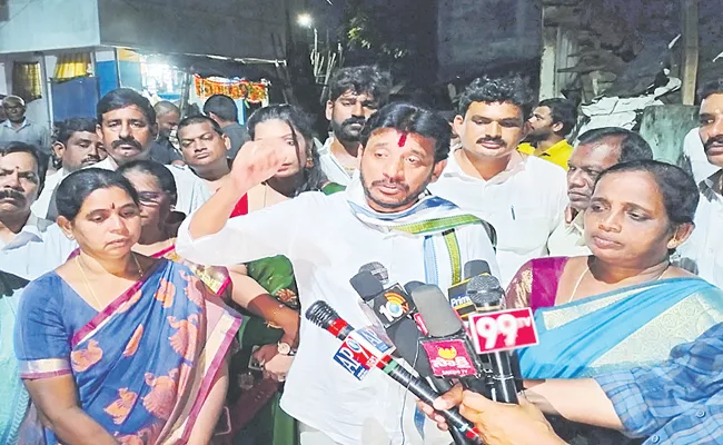 YSRCP MLC Duvvada Srinivas On Amaravati Farmers Padayatra - Sakshi