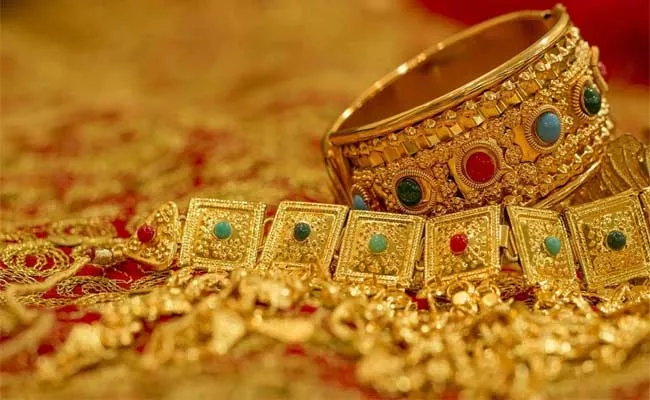 Gold Silver Jewellery Touches Rs 3000 Crore Sales On Karwa Chauth - Sakshi