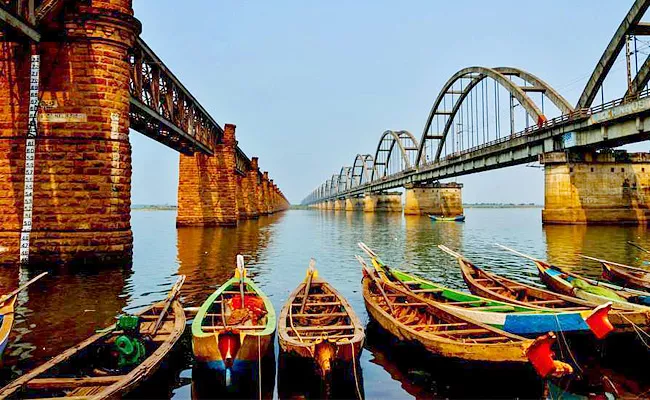 Rajahmundry Will Become A Tourism Hub - Sakshi