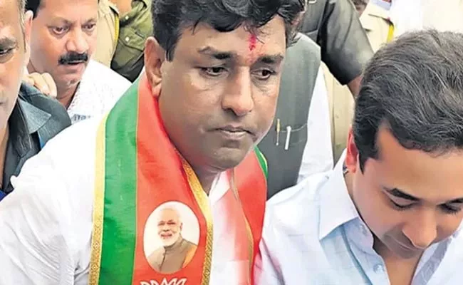 BJP Withdraws Candidate For Maharashtra Andheri By Poll - Sakshi