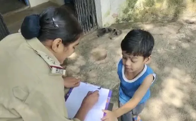 Mom Steals Chocolates Kid Innocent Complaint Gone Viral - Sakshi