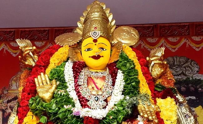 Dussehra 2022: Vijayawada Kanaka Durga 9 Alankaralu 9 Prasadam - Sakshi