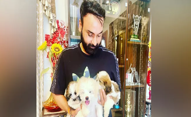 Amit Mishra Reaction Goes Viral After Fan Asks For Rs 300 For Date - Sakshi