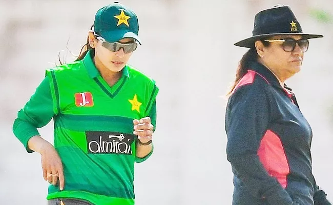 Womens Asia Cup 2022: Mother Daughter Duo Represents Pakistan Post Viral - Sakshi