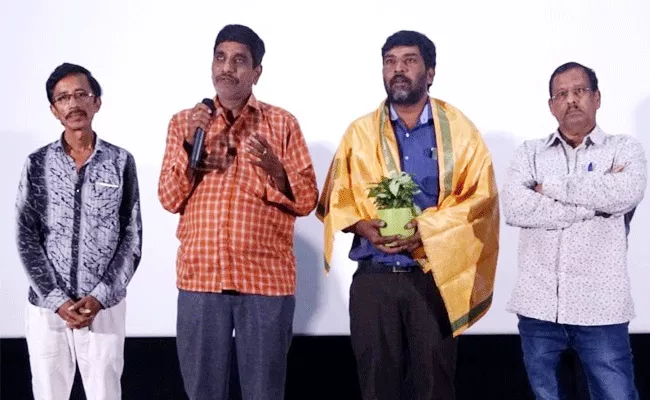 Appreciation For Geetha Movie Director Vishwa - Sakshi