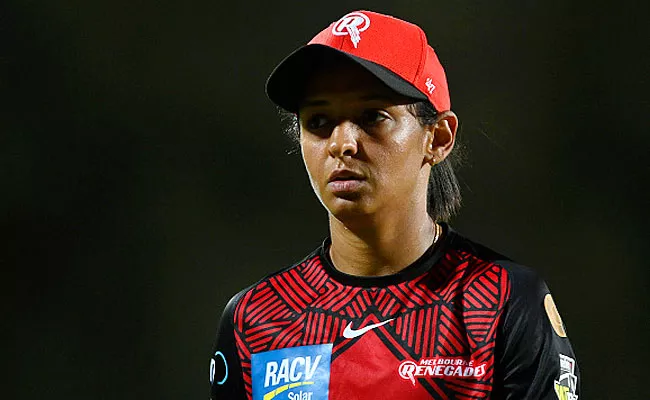 Team India Captain Harmanpreet Kaur Out WBBL With Back Injury - Sakshi