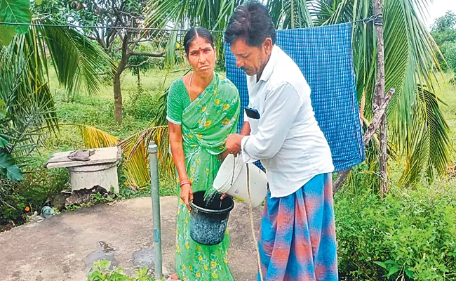 Kamareddy: Farmer Couple Rain Water Harvesting Techniques Inspiring - Sakshi