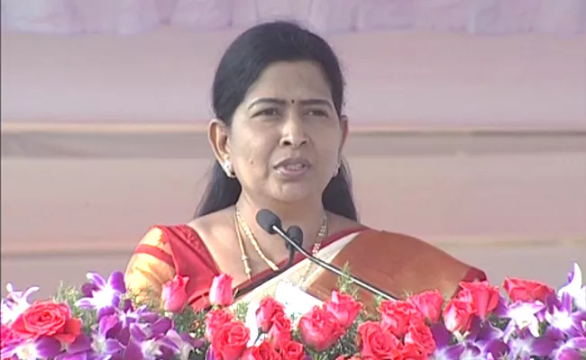 Home Minister Taneti Vanitha Comments In Police Memorial Day - Sakshi