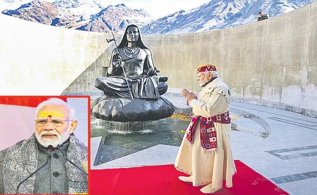 PM Narendra Modi visits Kedarnath, Badrinath exhibition on various development works - Sakshi