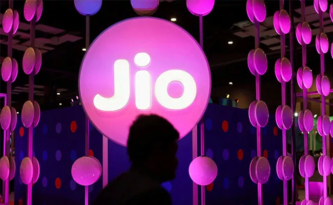 Reliance Jio Chairman Akash Ambani Launched Launches 5g Services In Rajasthan - Sakshi