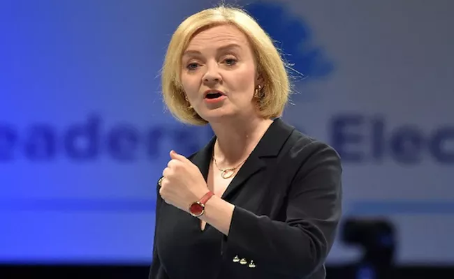 UK PM Liz Truss is entitled to 129000 dollers a year as an ex-prime minister - Sakshi