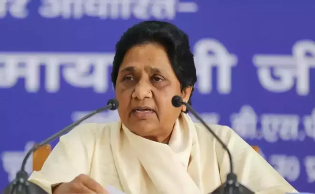 Mayawati calls RSS silence over the country atmosphere - Sakshi