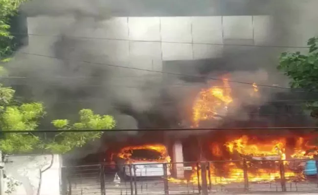 Massive Fire Breaks Out At Private Pharma Unit In Chennai - Sakshi