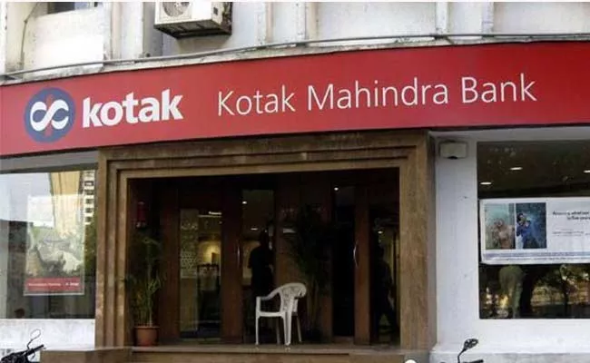 Kotak Mahindra Bank Q2 Results Profit Rs 2580 Crore Rise 27pc - Sakshi