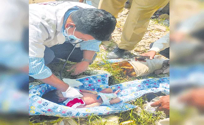 Newborn Baby Girl Found Dead At Uppal - Sakshi