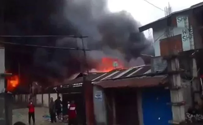 700 Shops Burnt To Ashes As Massive Fire In Arunachal Pradesh - Sakshi