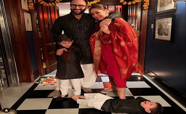 Bollywood Couples Saif Alikhan and Kareena kapoor Diwali Photo Viral - Sakshi