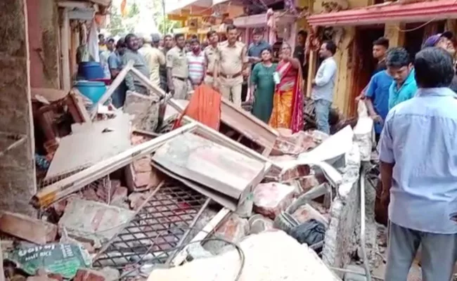 Gas Cylinder Explosion In Secunderabad One Died - Sakshi