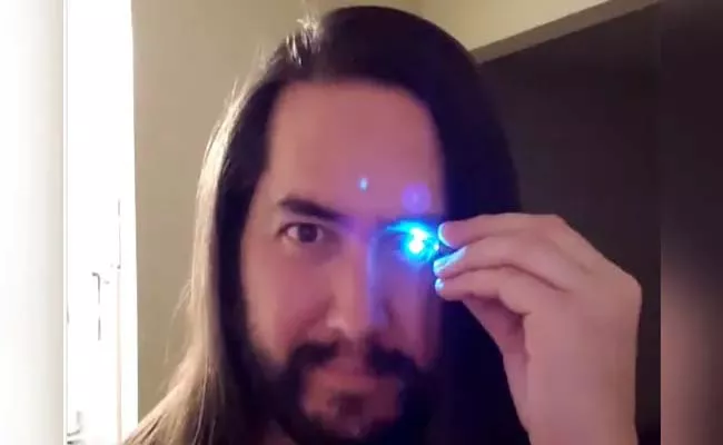 Viral Video: US Man Creates Prosthetic Eye Functioning Flashlight - Sakshi