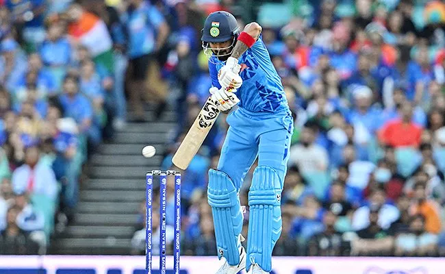 WC 2022 Ind Vs Ned Fans Slams KL Rahul For Another Failure Poor Show - Sakshi