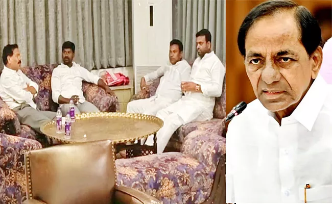 Attempt To Buy, Four TRS  Mlas Meet With KCR - Sakshi