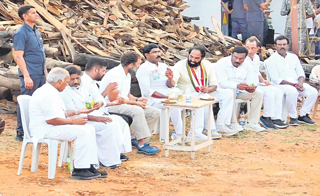 Rahul Gandhi Bharat Jodo Yatra Reached To Narayanpet District - Sakshi