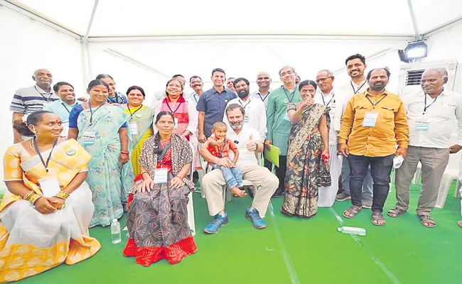 Rahul Gandhi Promised To Provide Insurance Loan Facility To Tenant Farmers In Telangana - Sakshi