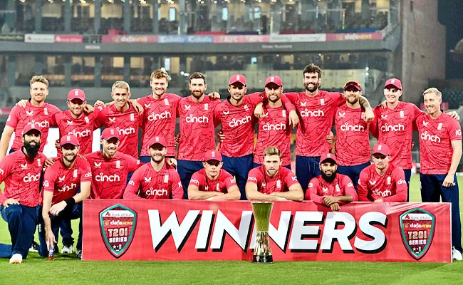 England Beat Pakistan By 67 Runs 7th T20 Match Clinch 4-3 Series Victory - Sakshi