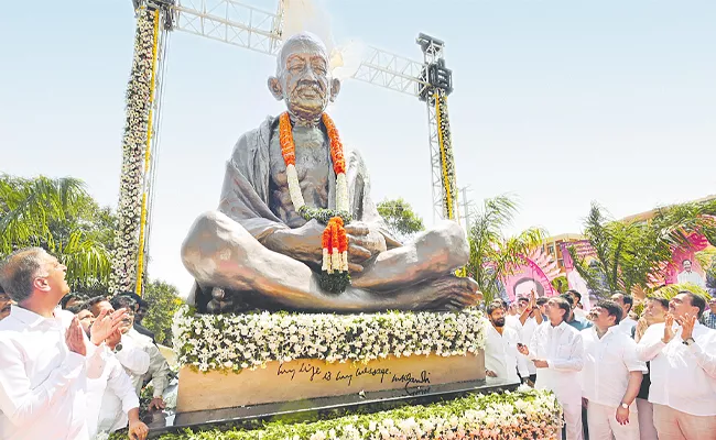 KCR Slams BJP On Occasion Of Gandhi Jayanti - Sakshi