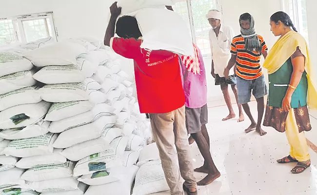 Andhra Pradesh Govt Started Rabi seeds Distribution - Sakshi