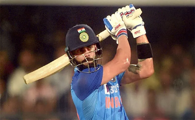 Kohli Becomes First Indian Batter To Complete 1000 Runs In T20 World Cup - Sakshi