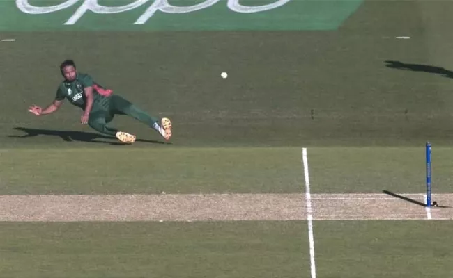 Shakib Al Hasan Super Fielding Sean Williams Run-out Match Turning Point - Sakshi