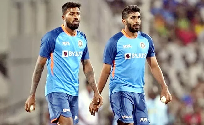 Hardik Pandya Emtional Tweet For Bumrah Ruled-Out T20 World Cup 2022 - Sakshi