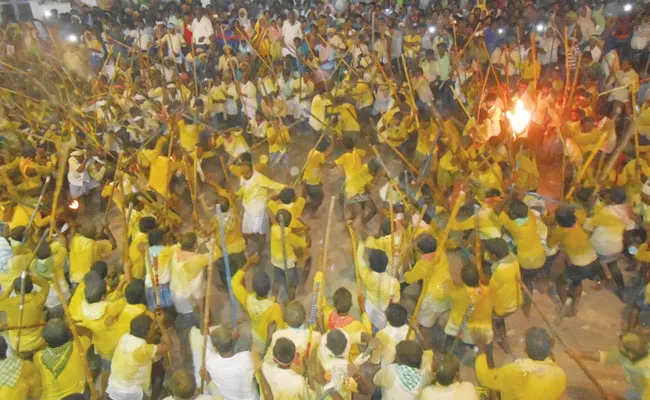 Dozens Injured At Kurnool Devaragattu Bunny Festival 2022 - Sakshi