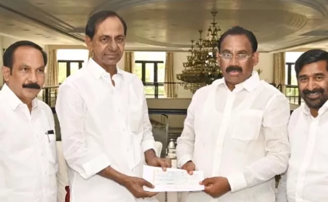 Munugode By Election 2022 Kcr Kusukuntla Prabhakar Reddy - Sakshi