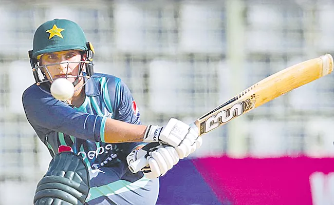 Womens Asia Cup T20: Pakistan beats India by 13 runs - Sakshi