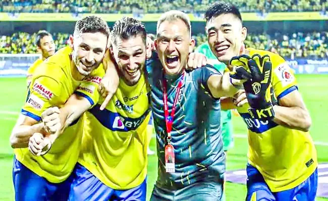 ISL 2022: Kerala Blasters beat East Bengal FC by 3-1 in season opener - Sakshi