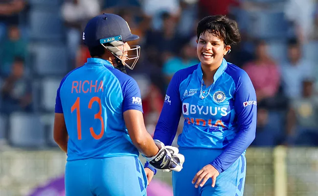 India women Beat Bangladesh by 59 runs - Sakshi