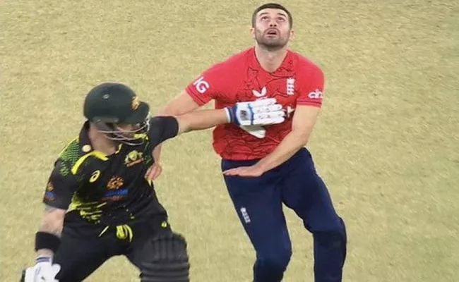 Matthew Wade Blocks Mark Wood From Taking Catch, Video Goes Viral - Sakshi