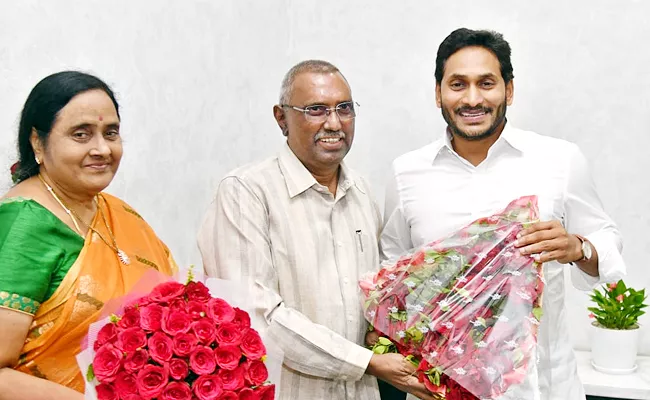 Press Academy Chairman Kommineni Srinivasa Rao met CM YS Jagan - Sakshi