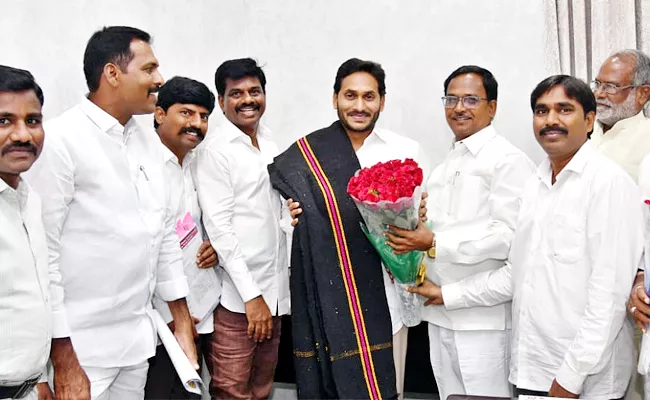 Hindupur MP Gorantla Madhav Meet CM YS Jagan - Sakshi