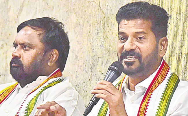 TPCC Chief Revanth Reddy TRS Komatireddy Venkat Reddy - Sakshi