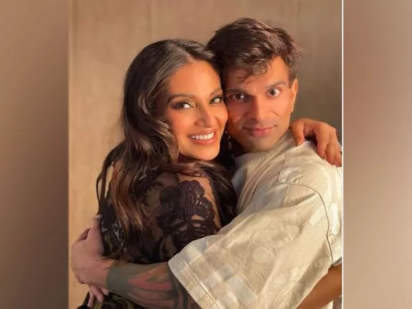 Bipasha Basu and Karan Singh Grover blessed with a baby girl Today - Sakshi