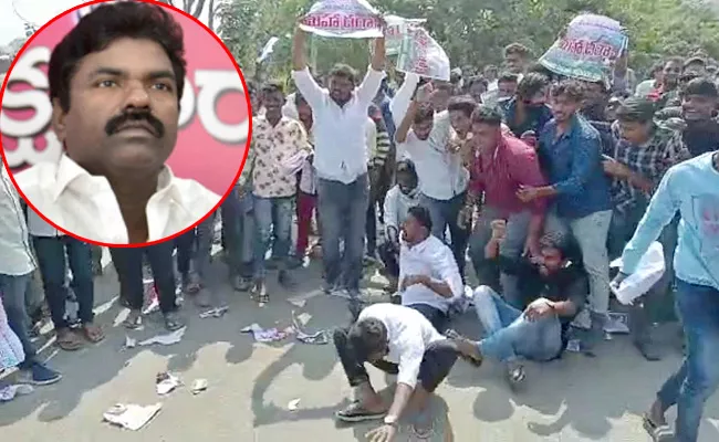 Locals Blocked MLA Rasamayi Balakishan On Road Construction - Sakshi